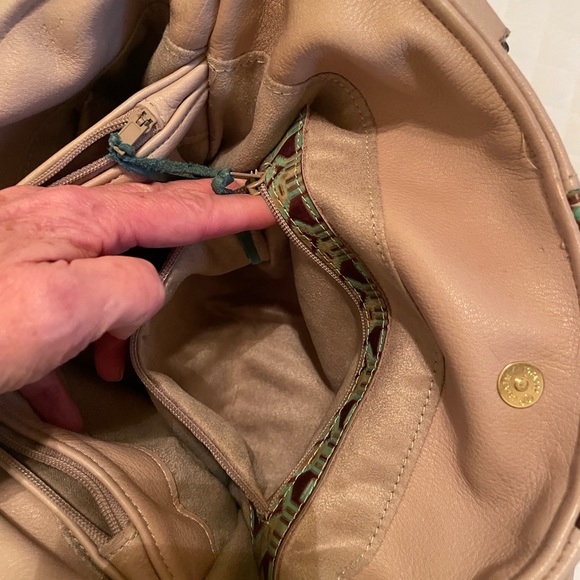 Austin Ranch Leather Handbag - Picture 6 of 8